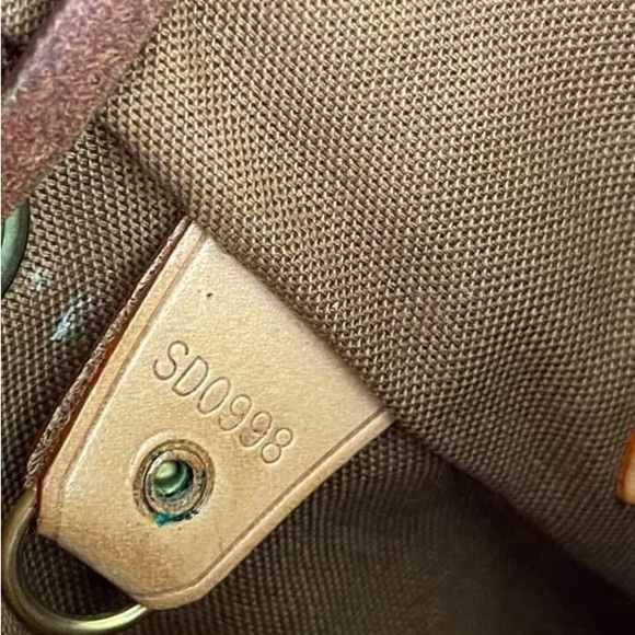 Louis Vuitton Montsouris MM Backpack - Picture 3 of 14